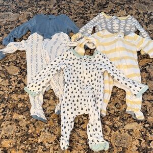 Newborn Sleepers 2-way zippers